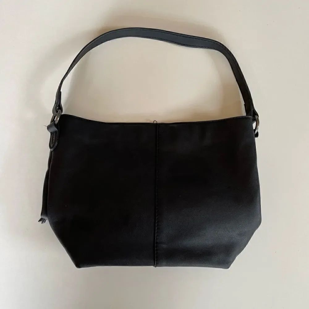 EUC Universal Thread Womens Black Shoulder Bag